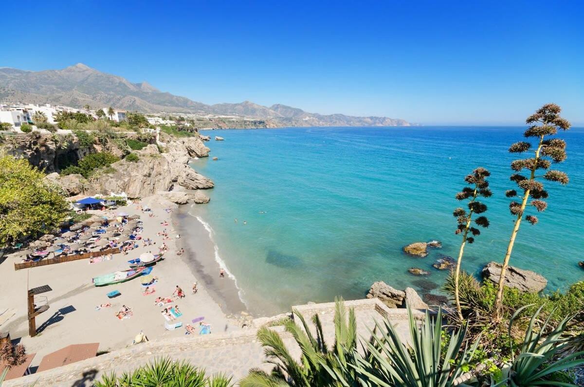 Apts Burriana Nerja Exteriör bild